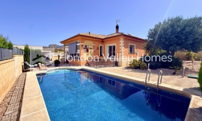 Wiederverkauf - Villa - Detached - La Romana