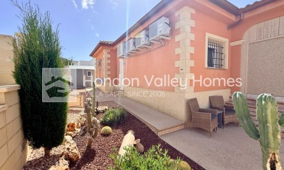 Wiederverkauf - Villa - Detached - La Romana