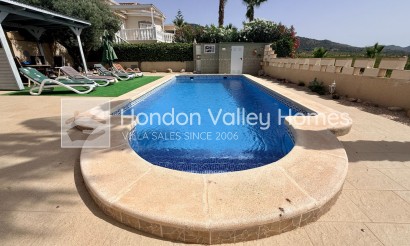 Revente - Villa - Detached - Hondón de las Nieves