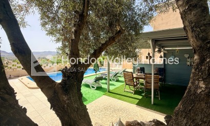 Revente - Villa - Detached - Hondón de las Nieves