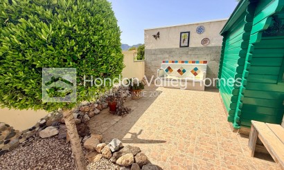 Revente - Villa - Detached - Hondón de las Nieves