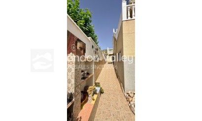 Revente - Villa - Detached - Hondón de las Nieves