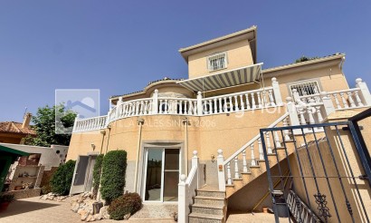Revente - Villa - Detached - Hondón de las Nieves