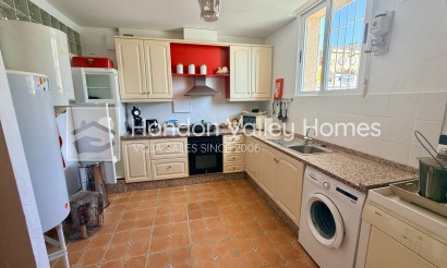 Revente - Villa - Detached - Hondón de las Nieves