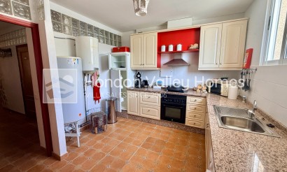 Revente - Villa - Detached - Hondón de las Nieves