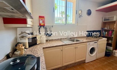 Revente - Villa - Detached - Hondón de las Nieves