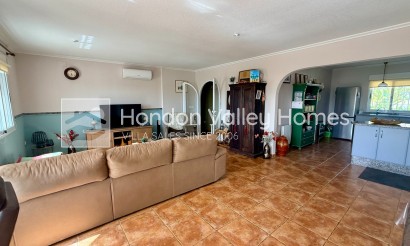 Revente - Villa - Detached - Hondón de las Nieves