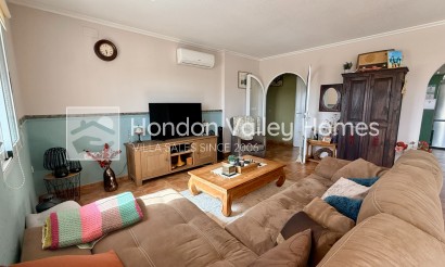 Revente - Villa - Detached - Hondón de las Nieves
