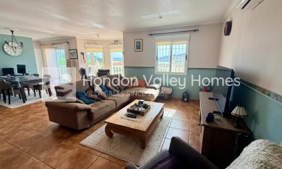 Revente - Villa - Detached - Hondón de las Nieves