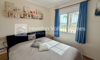 Revente - Villa - Detached - Hondón de las Nieves
