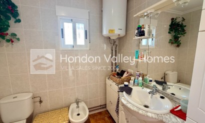 Revente - Villa - Detached - Hondón de las Nieves