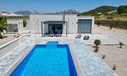 Resale - Villa - Canada de la Lena
