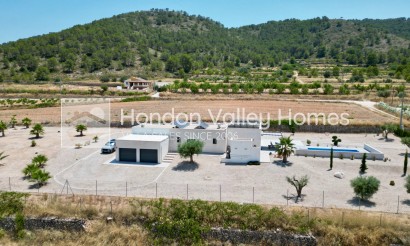 Resale - Villa - Canada de la Lena