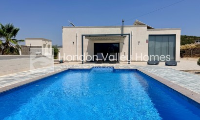 Resale - Villa - Canada de la Lena