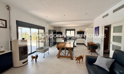 Resale - Villa - Canada de la Lena