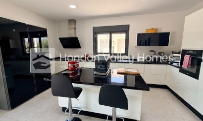 Resale - Villa - Canada de la Lena