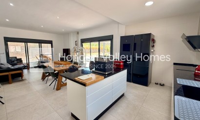 Resale - Villa - Canada de la Lena