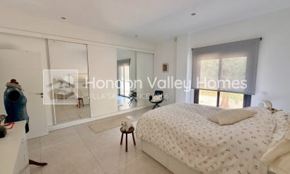 Resale - Villa - Canada de la Lena
