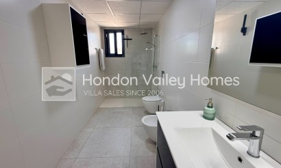 Resale - Villa - Canada de la Lena