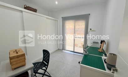 Resale - Villa - Canada de la Lena