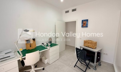 Resale - Villa - Canada de la Lena