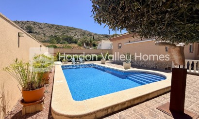 Resale - Villa - Hondón de las Nieves