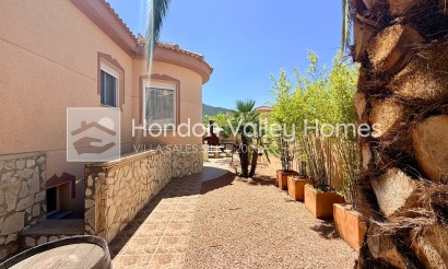 Resale - Villa - Hondón de las Nieves