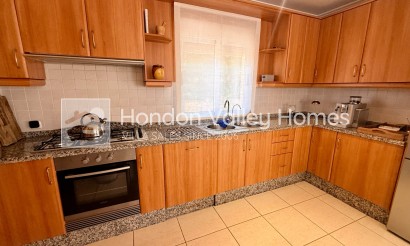 Resale - Villa - Hondón de las Nieves