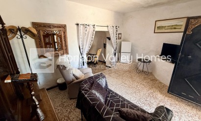 Resale - Cave - Algueña