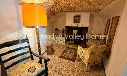 Resale - Cave - Algueña