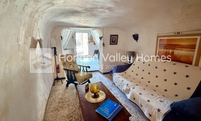 Resale - Cave - Algueña
