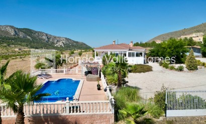 Resale - Villa - La Romana