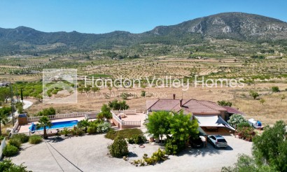 Resale - Villa - La Romana