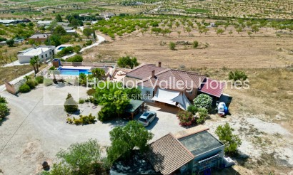 Resale - Villa - La Romana