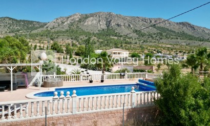 Resale - Villa - La Romana