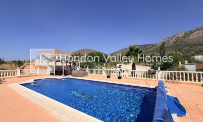 Resale - Villa - La Romana