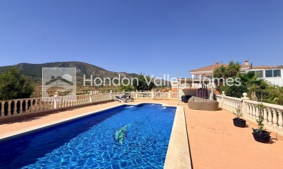 Resale - Villa - La Romana