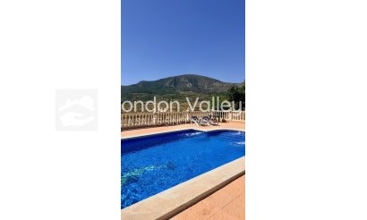 Resale - Villa - La Romana