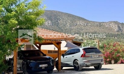 Resale - Villa - La Romana
