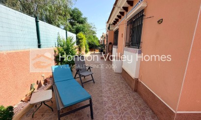 Rynek wtórny - Detached Villa - Montesinos - La Herrada