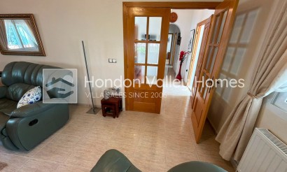 Rynek wtórny - Detached Villa - Montesinos - La Herrada
