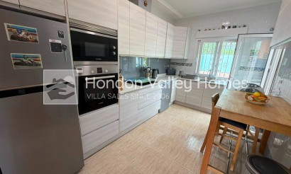 Rynek wtórny - Detached Villa - Montesinos - La Herrada