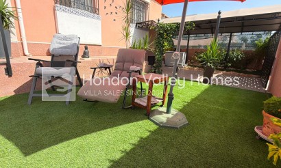 Rynek wtórny - Detached Villa - Montesinos - La Herrada