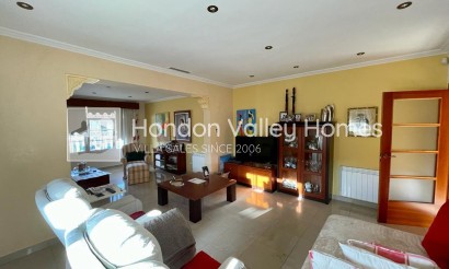 Resale - Villa - Albatera
