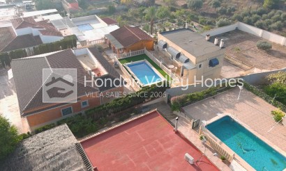 Resale - Villa - Albatera