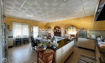 Resale - Villa - Albatera
