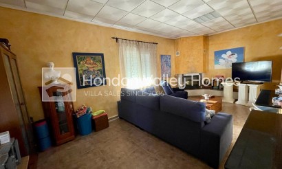 Resale - Villa - Albatera
