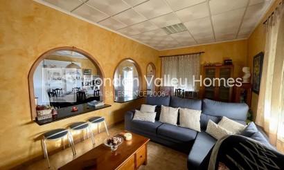Resale - Villa - Albatera