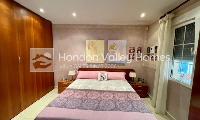 Resale - Villa - Albatera