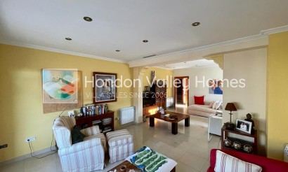 Resale - Villa - Albatera